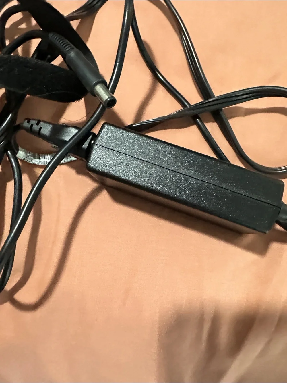 HP genuine 65w